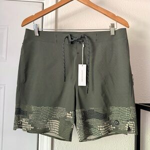 NWT OUTERKNOWN men’s sage olive green shorts